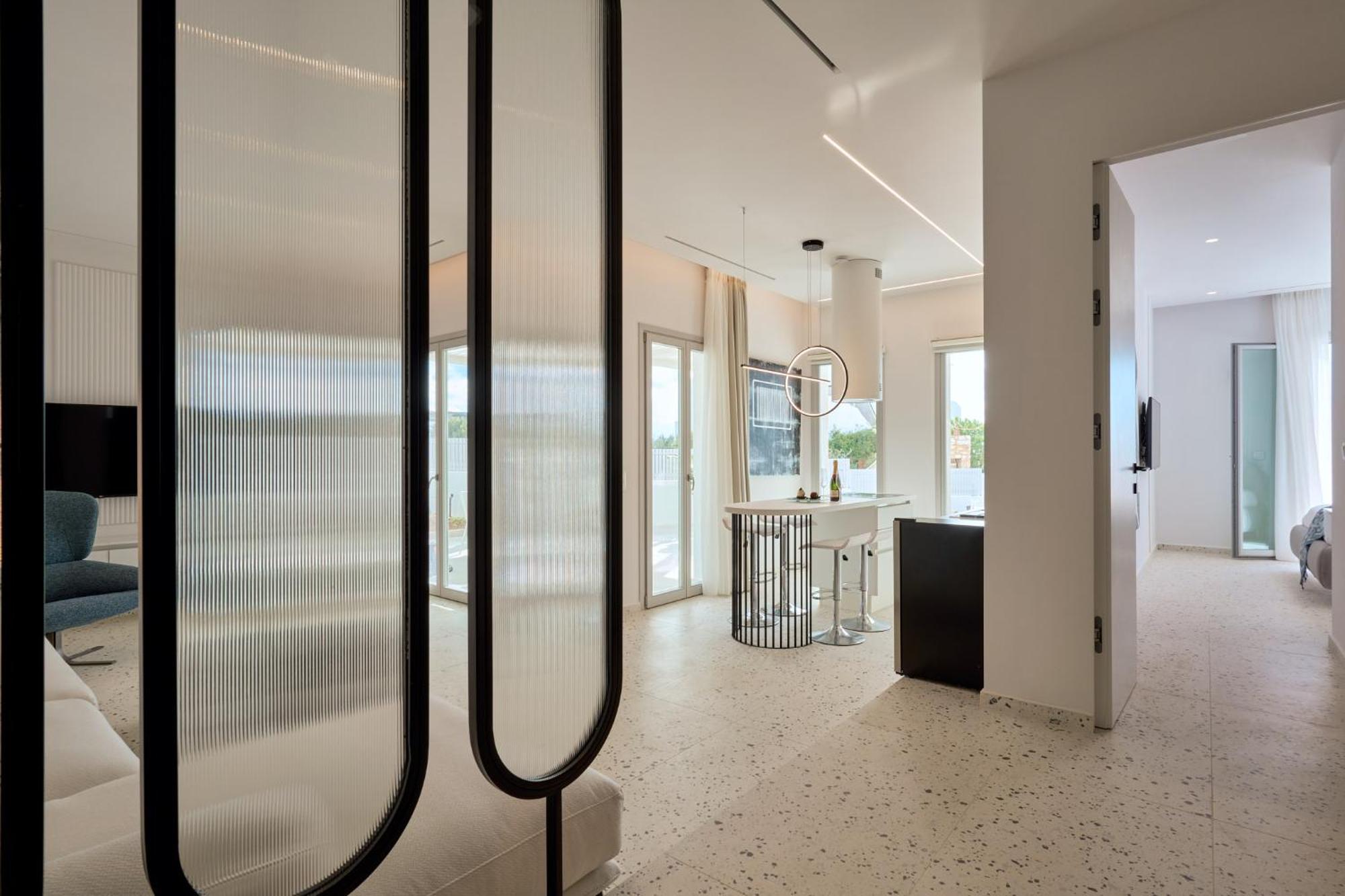 Helius Villas อลิกิ ภายนอก รูปภาพ